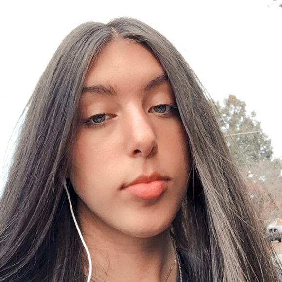 Meet your Posher, Kaitlyn - Picture 1 of 1